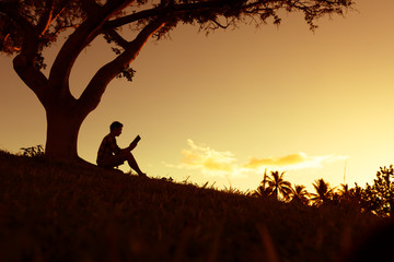 属龙和属蛇婚配子孙后代怎样