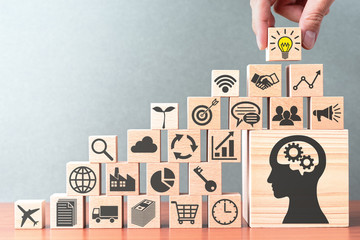 属龙和属蛇婚配子孙后代怎样