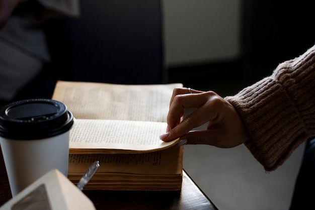 物业副经理的职责描述